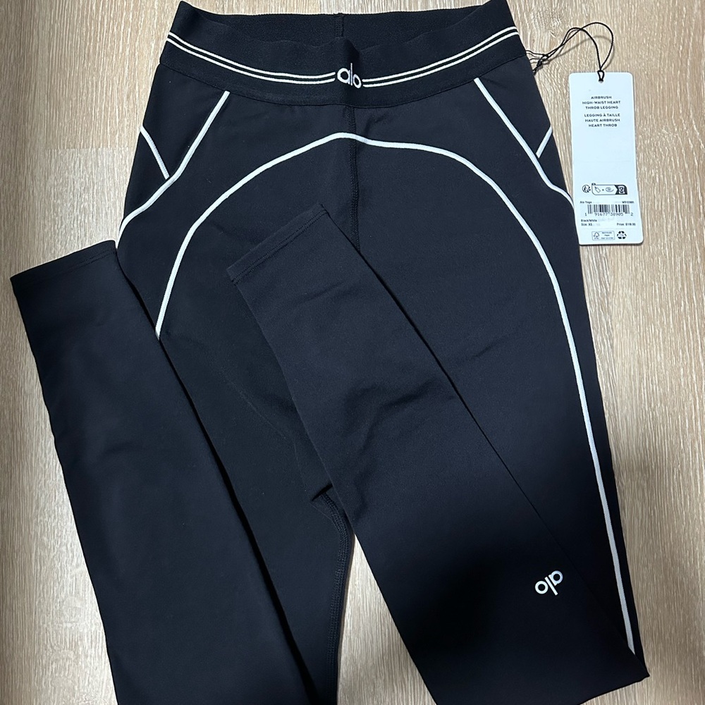 Alo Yoga Airbrush Heart Throb Leggings